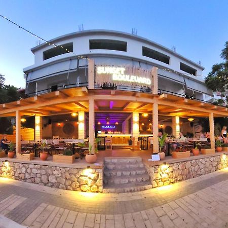 Sunset Boulevard Hotel Qeparo Ngoại thất bức ảnh
