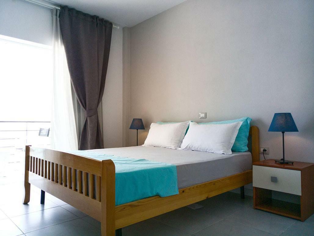Sunset Boulevard Hotel Qeparo Ngoại thất bức ảnh